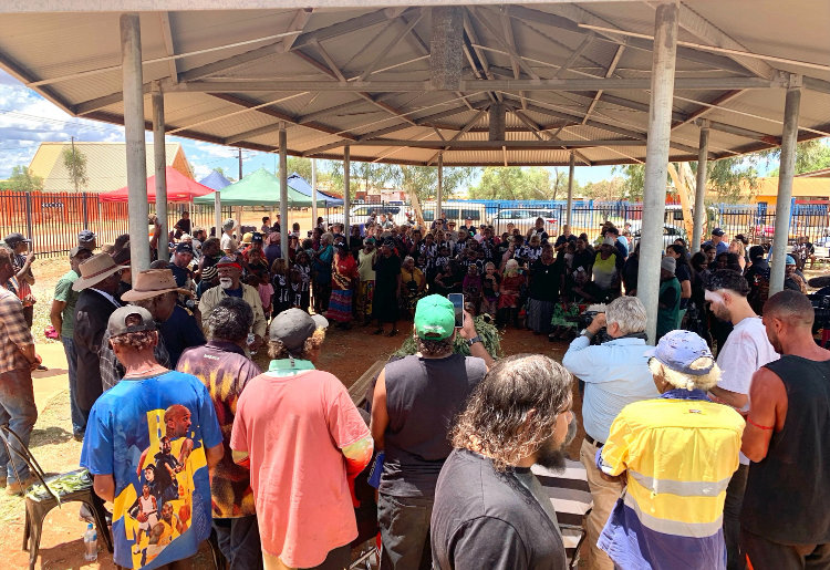 Warlpiri community gathers at Yuendumu to welcome the ancestor